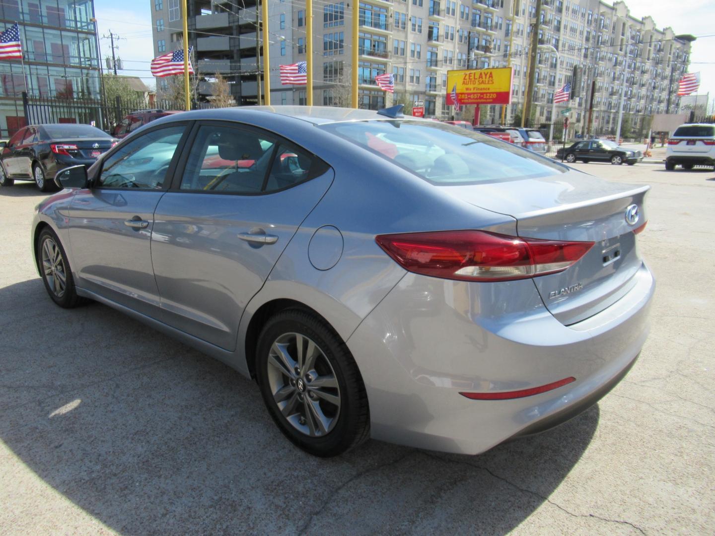 2017 Gray /Gray Hyundai Elantra Limited (5NPD84LF0HH) with an 1.8L L4 DOHC 16V engine, 6A transmission, located at 1511 North Shepherd Dr., Houston, TX, 77008, (281) 657-1221, 29.798361, -95.412560 - 2017 HYUNDAI ELANTRA SE/VALUE/LIMITED VIN: 5NPD84LF0HH003268 5 N P D 8 4 L F 0 H H 0 0 3 2 6 8 SEDAN 4 DR 2.0L I4 F DOHC 16V GASOLINE FRONT WHEEL DRIVE - Photo#16